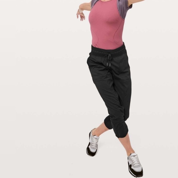 Lululemon Dance Studio Crop *25"
Black Unlined Lounge Pants Joggers Size 6 - Picture 5 of 16